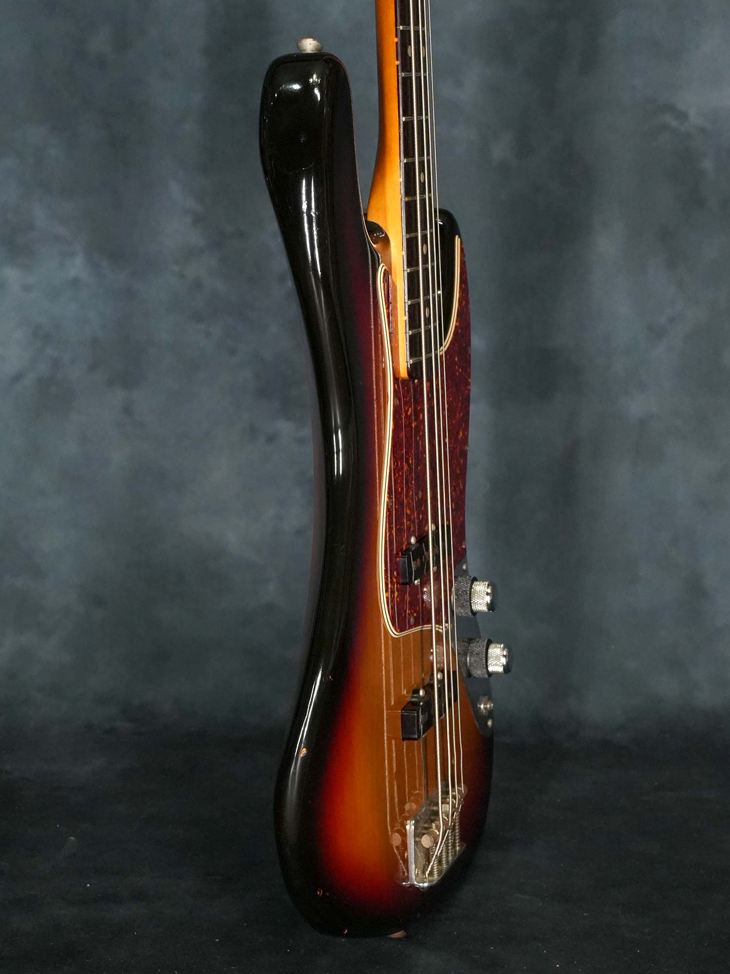 ベース Fender USA American Vintage'62 Jazz Bass Fender American Vintage '62 Jazz Bass - Black | Sweetwater